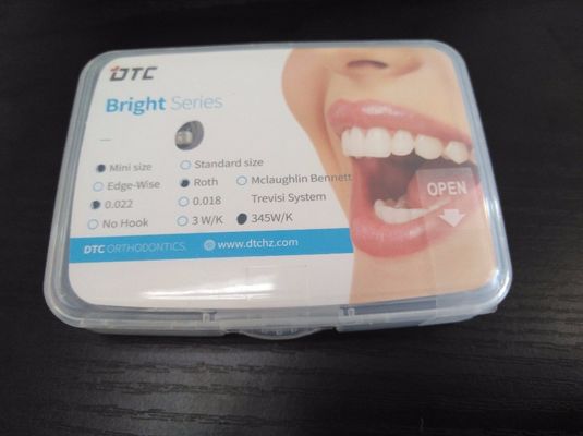 CE-ISO-zertifizierte DTC-Zahnspangen Die Modewahl für eine Kieferorthopädie