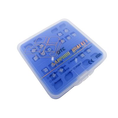 Orthopädische Behandlung mit DTC Saphir-Klammer Zahnspange ISO-Standard